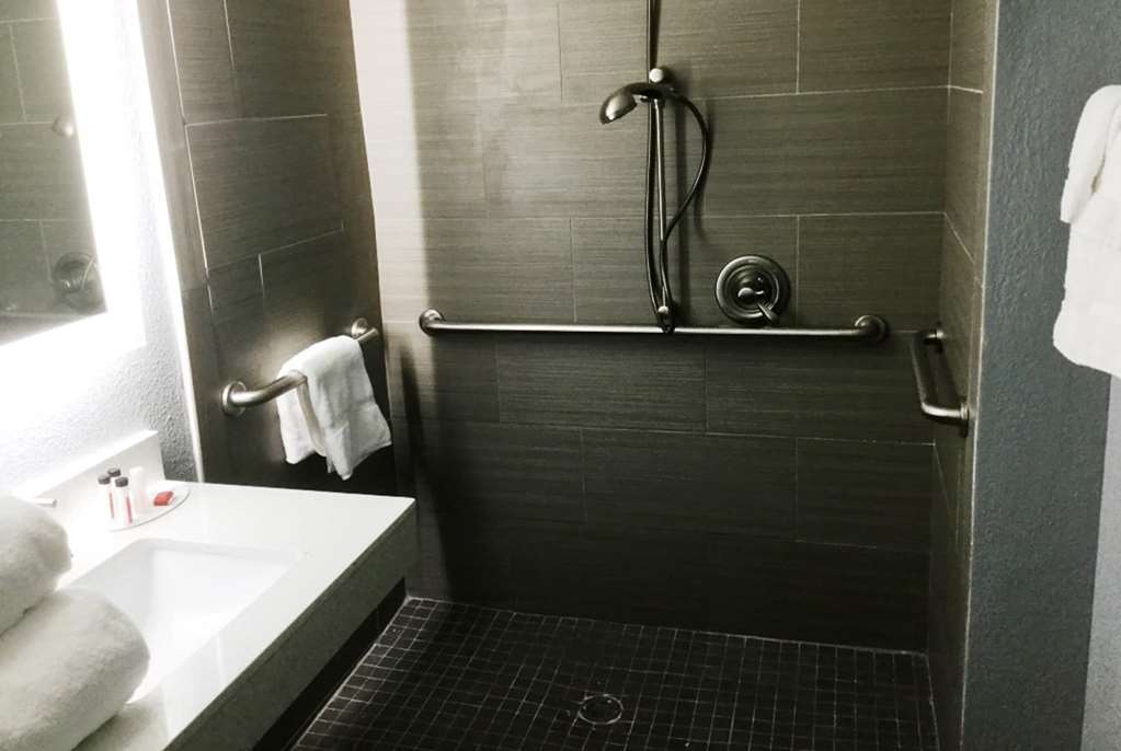 Baymont Inn & Suites Shawnee Phòng bức ảnh