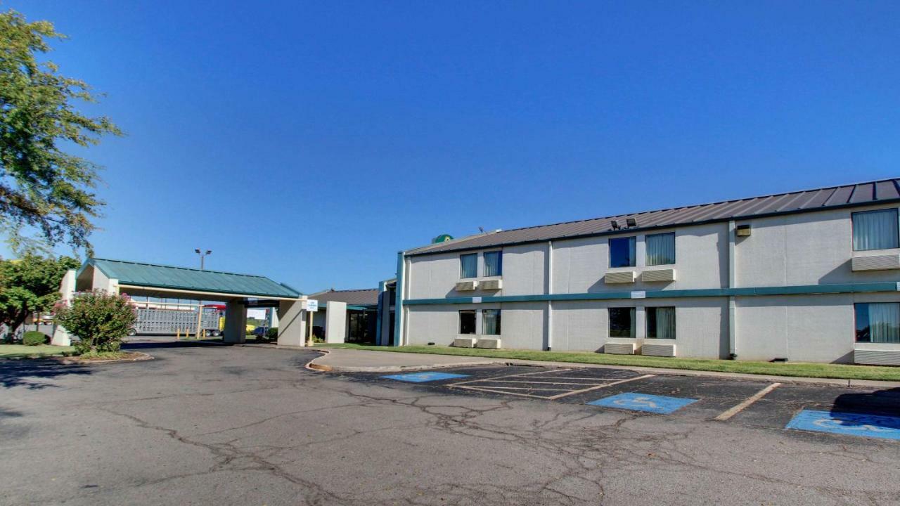 Baymont Inn & Suites Shawnee Ngoại thất bức ảnh
